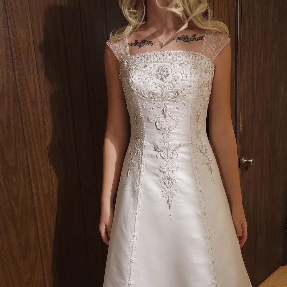 Wedding Dress David's Bridal Mary's Size S/M White